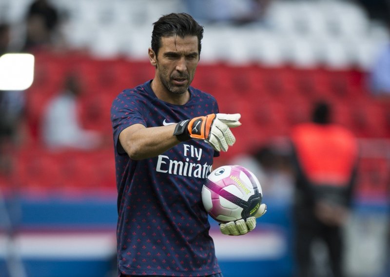 Neuništivi Buffon ima nove planove: Ako me trebaju, spreman sam učiniti nešto tako ludo...