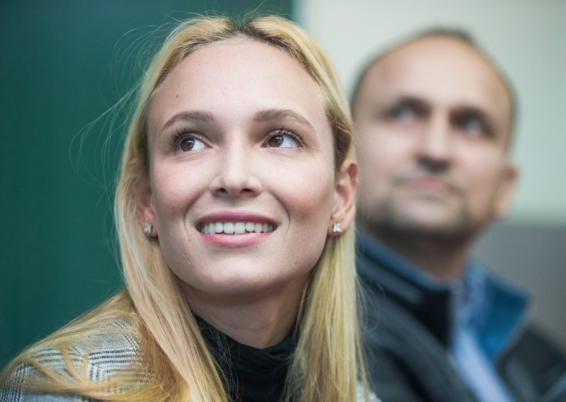 Uživa u toplim krajevima: Naša popularna tenisačica pokazuje fit liniju u kupaćem kostimu