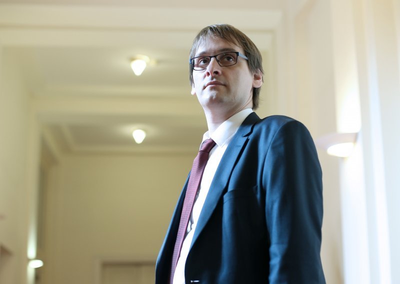 Marko Vučetić istaknuo kandidaturu za predsjednika RH, napao 'uvjetnu kandidatkinju' Grabar Kitarović