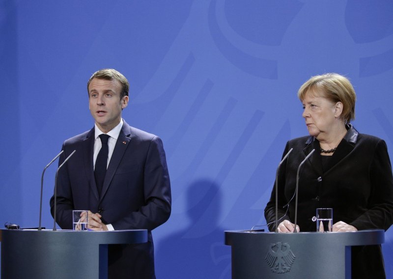 Merkel i Macron zahtijevaju da Rusija pusti zatočene ukrajinske pomorce