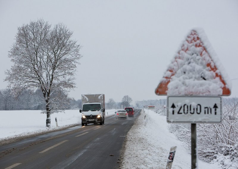 HAK upozorava na snijeg na cestama istočne Slavonije