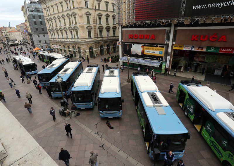 Akcija mladih: Za stanje u Autotroleju odgovoran Željko Smojver