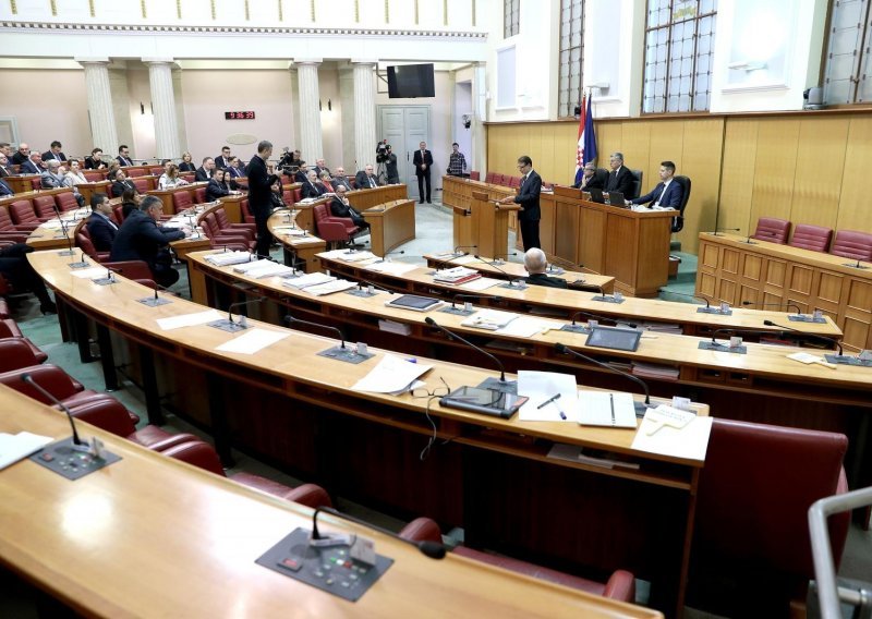 Sabor: Zastupnici upozorili na pad domaće proizvodnje vina