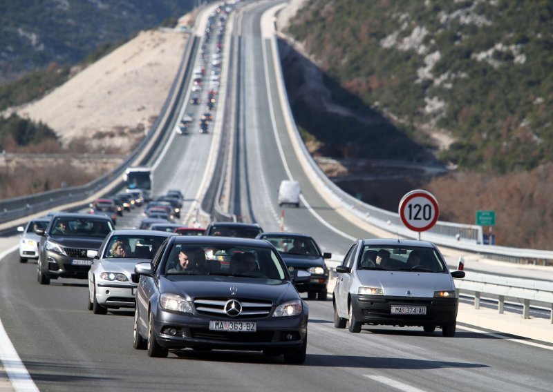 Biciklist vozio po autocesti A1