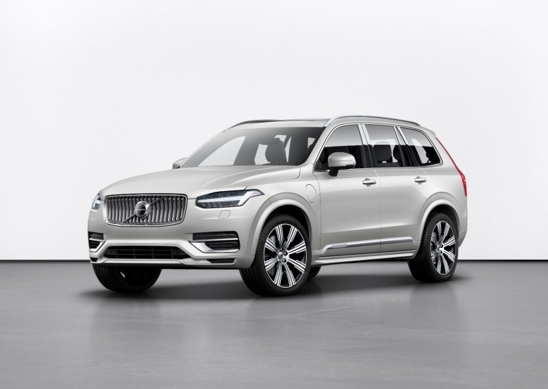 Volvo ušminkava XC90: Još sigurniji, uglađeniji i zabavniji