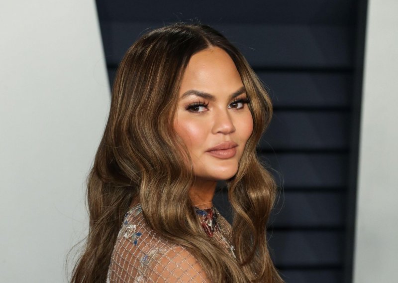 Ne može prestati: Chrissy Teigen iskreno progovorila o svojoj velikoj slabosti