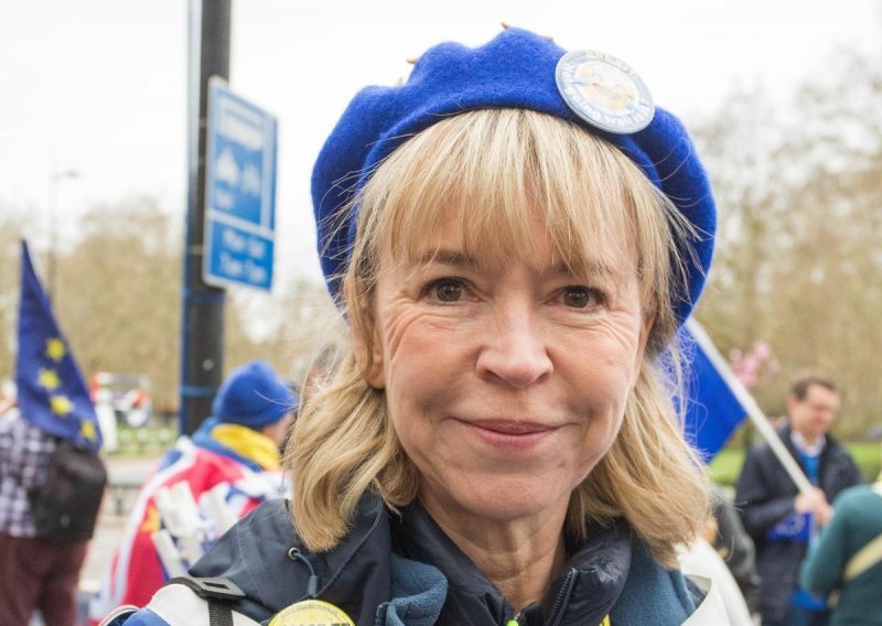 Deseci tisuća ljudi u Londonu traže novi referendum o Brexitu