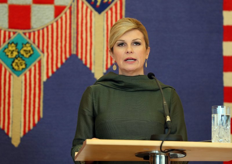 Grabar Kitarović: Trivijalizira se moj državnički rad, događa mi se gotovo nepodnošljiv seksizam