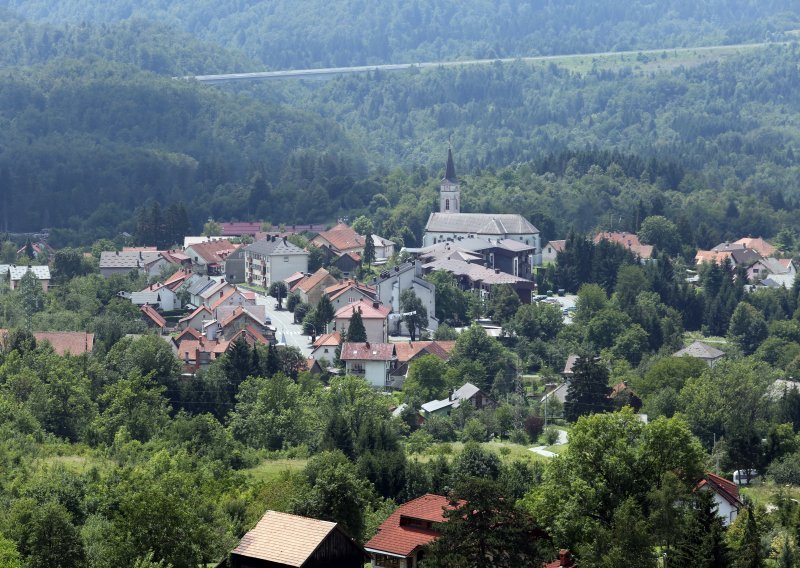 Preselite se u grad između Zagreba i Rijeke, čeka vas kuća i solidan džeparac