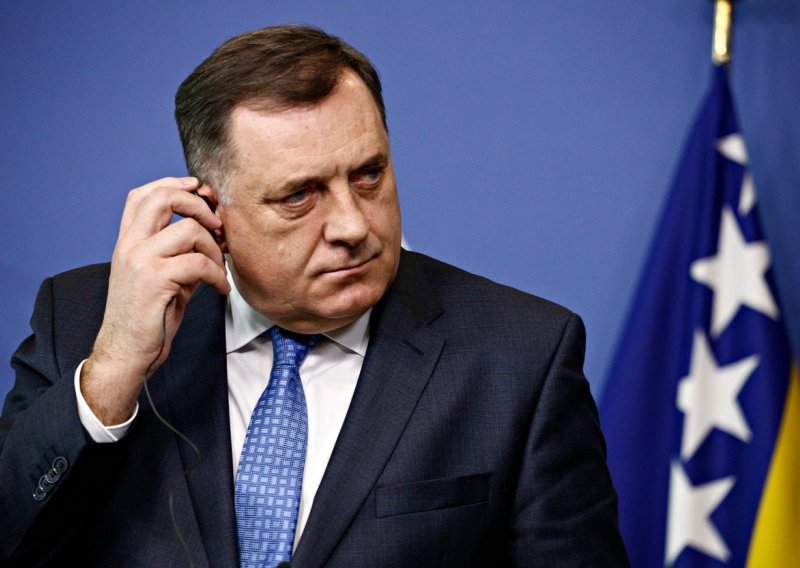 Dodik odbio raspoređivanje vojske i Frontexa u BiH, prijeti eskalacija krize s migrantima