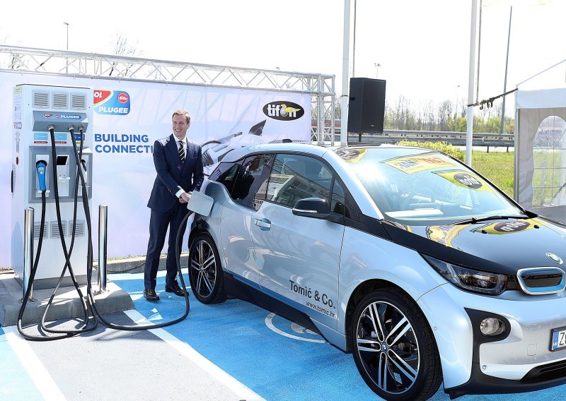 MOL prvi na hrvatskim autocestama ponudio brze punjače za električna vozila