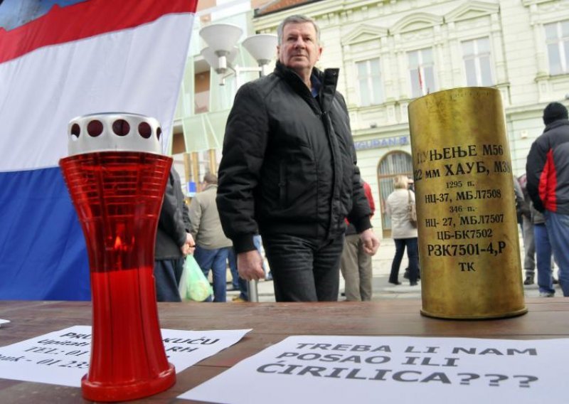 Odbacivanje Različitih jest osuda na provincijalno zatočeništvo