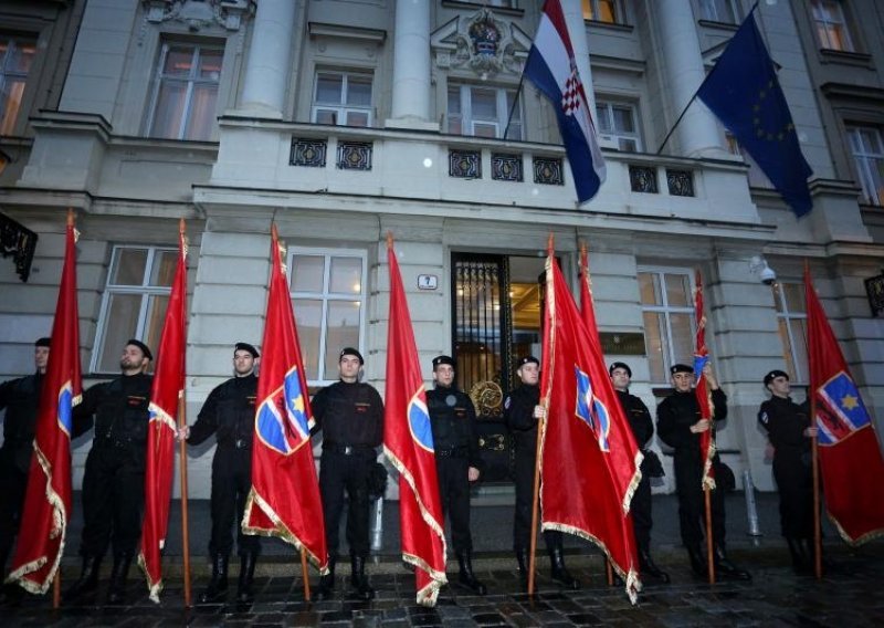 Policija je morala prekinuti okupljanje Glavaševih crnokošuljaša