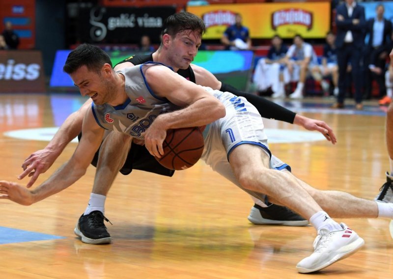 Cibona preokretom dobila i treću utakmicu te se plasirala u finale