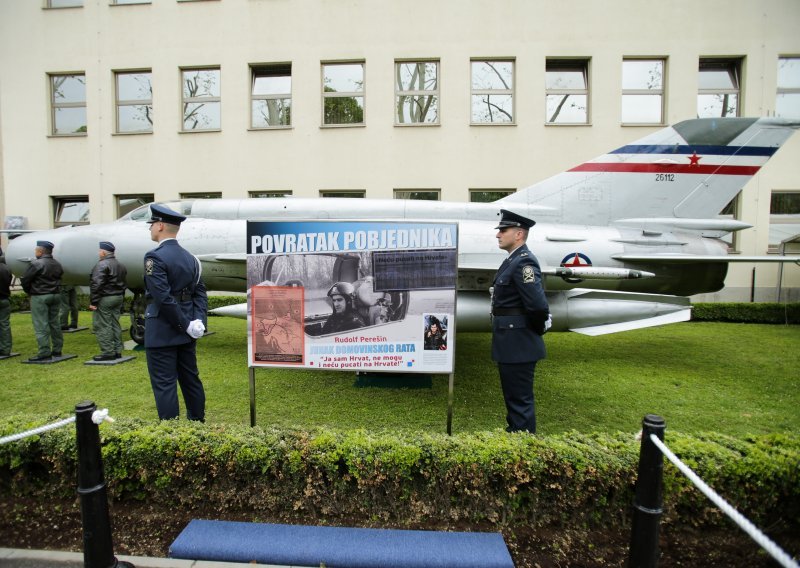 Perešinov MiG-21 ispred MORH-a do Dana državnosti