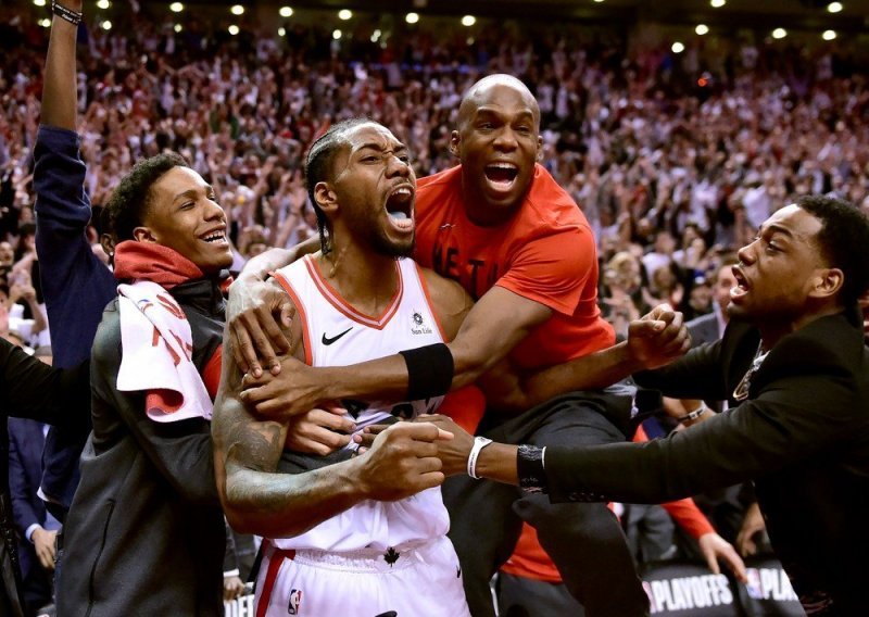 Drama u majstoricama; Kawhi Leonard sa sirenom dokrajčio Sixerse, Portland šokirao Denver