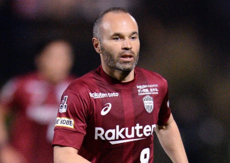 U što se to Andres Iniesta uvalio? Bolna blamaža iz tjedna u tjedan...