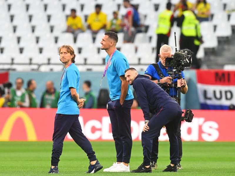 [FOTO] Hrvatski Navijači Stigli U Velikom Broju Na Stadion; Pogledajte ...