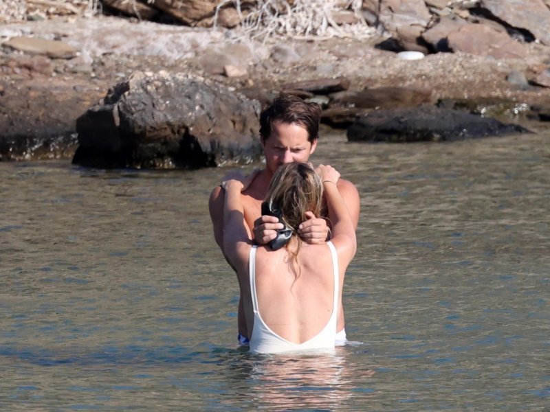 Margot Robbie i Tom Ackerley u Grčkoj