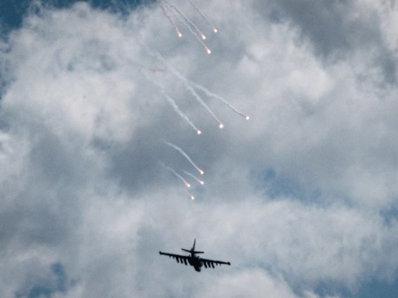 Drama Na Nebu: Ruski Vojni Avion Pokušao Je Srušiti Britanski Izviđački ...