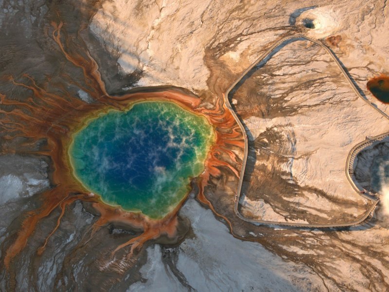 Йеллоустонская кальдера фото из космоса