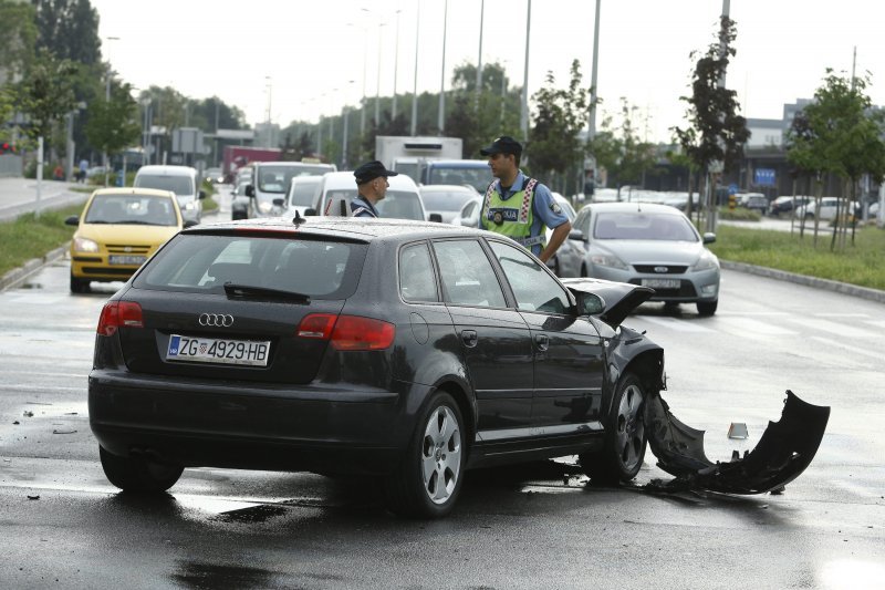 Sudar na križanju Ulice kneza Branimira i Zavrtnice