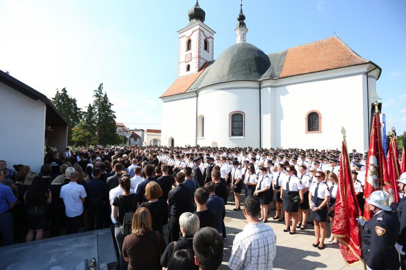 Oproštaj od vatrogasca Ivana Galekovića