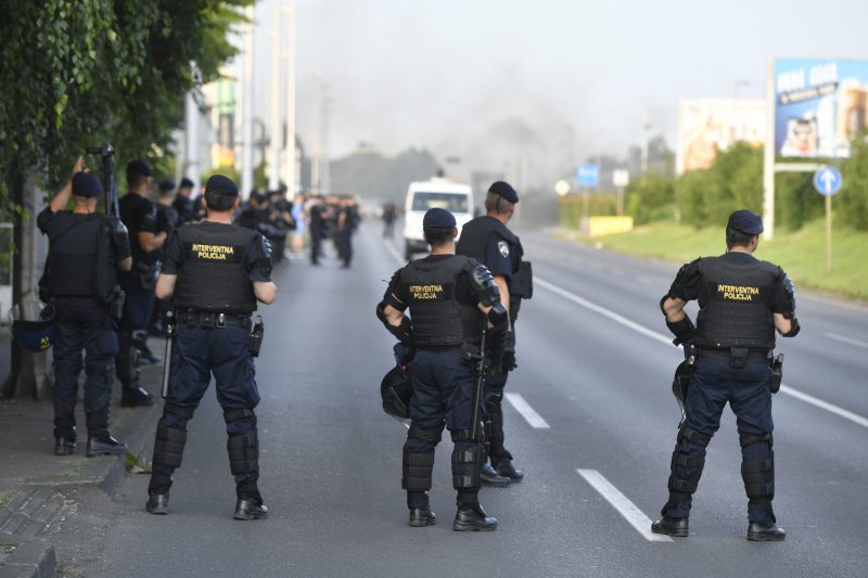 Policija dočekuje navijače