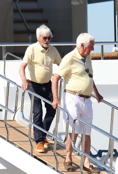 Bernie Ecclestone sa suprugom i društvom u Šibeniku