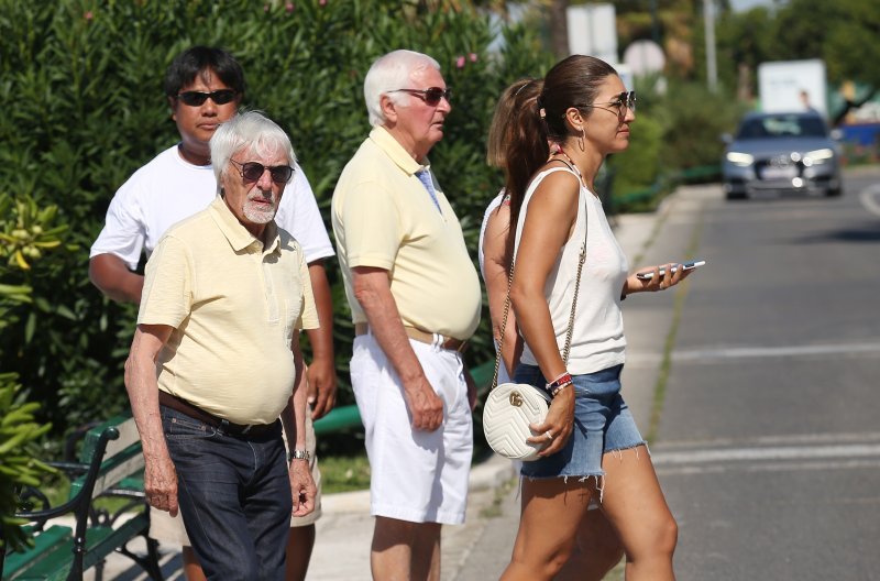 Bernie Ecclestone sa suprugom i društvom u Šibeniku