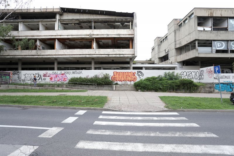 Niz zgrada u Paromlinskoj ruglo je grada te opasnost za prolaznike