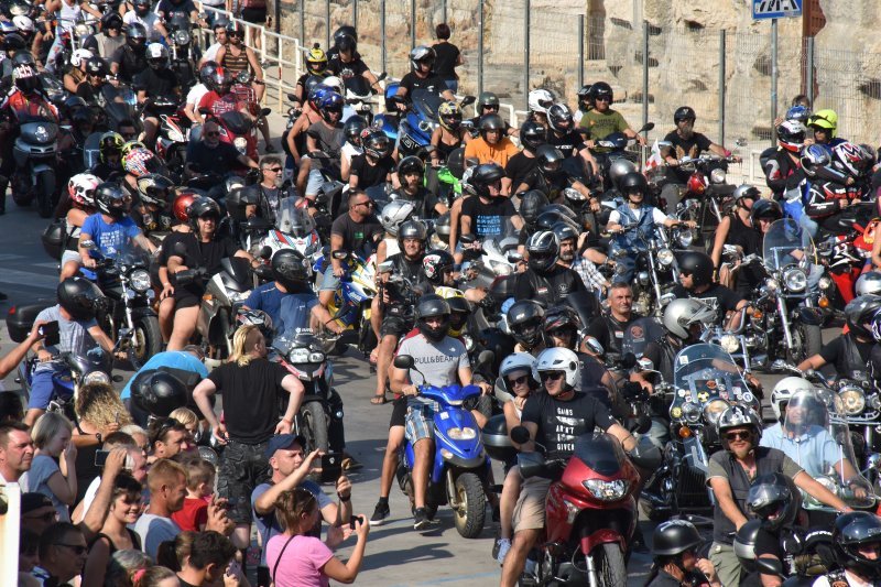 Pula: Tisuće motorista sudjelovalo u defileu povodom 25. godišnjice Croatia Bike Weeka