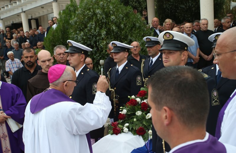 Pogreb Ivice Tolića