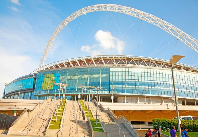 London (Eng) - Wembley (90,000)