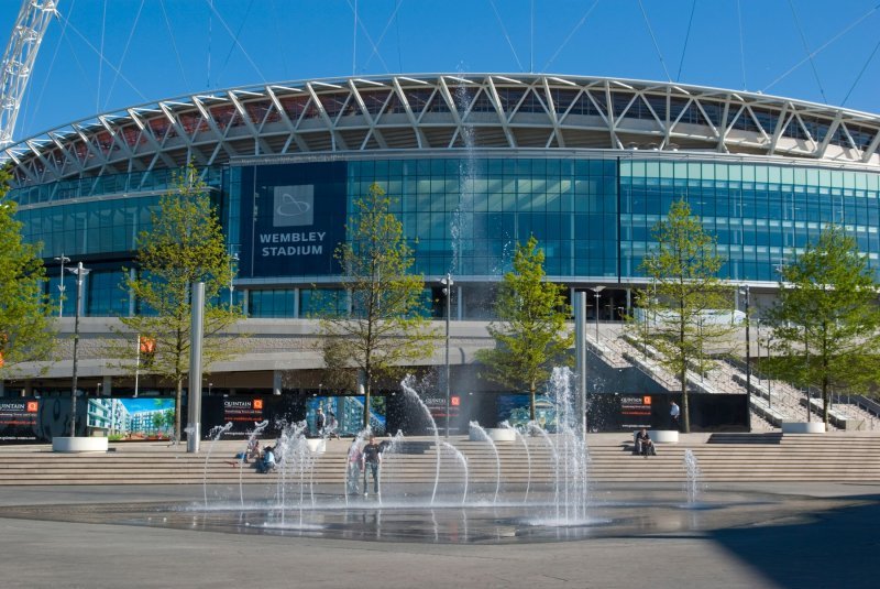 London (Eng) - Wembley (90,000)