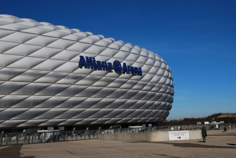 München (Njem) - Allianz Arena (75,000)