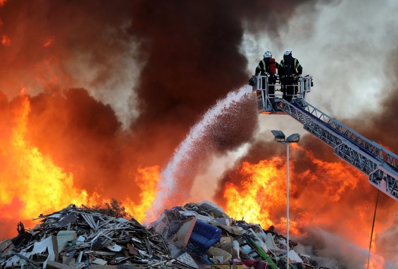 14 - Požar u reciklažnom dvorištu Jakuševac