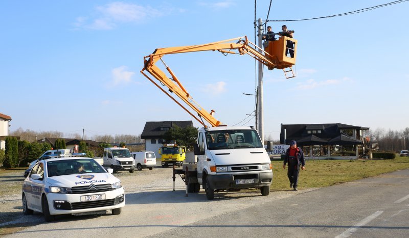 Prevrtanje automobila u Pisarovini