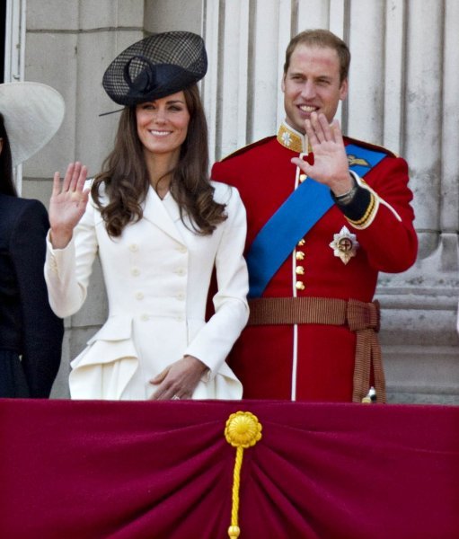 Kate Middleton i princ William - Trooping the Colour 11.6.2011.