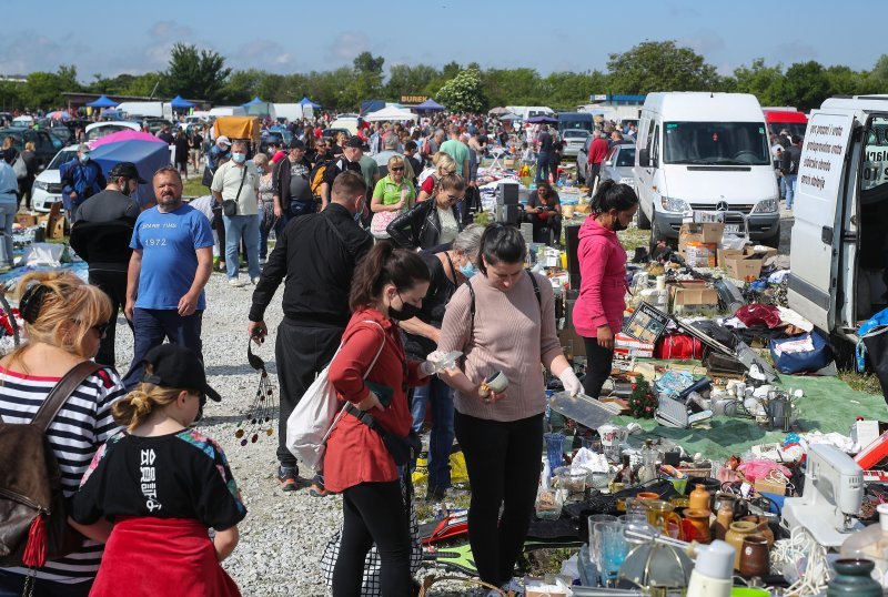 Nakon 6 mjeseci ponovno otvoren popularni zagrebački buvljak Hrelić