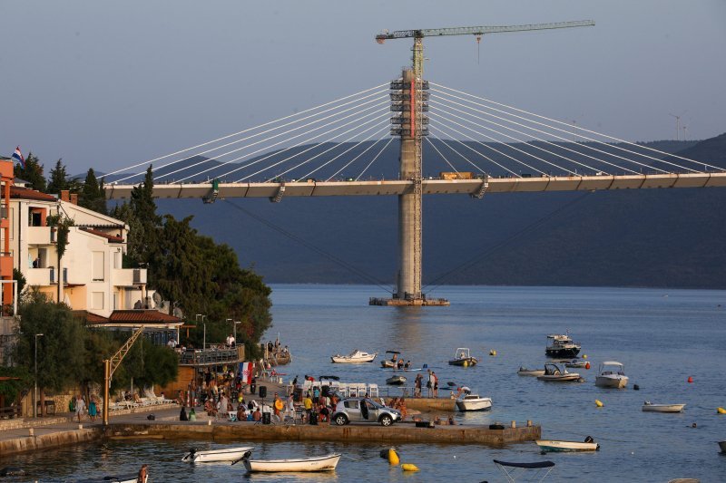 Postavljen posljednji segment Pelješkog mosta