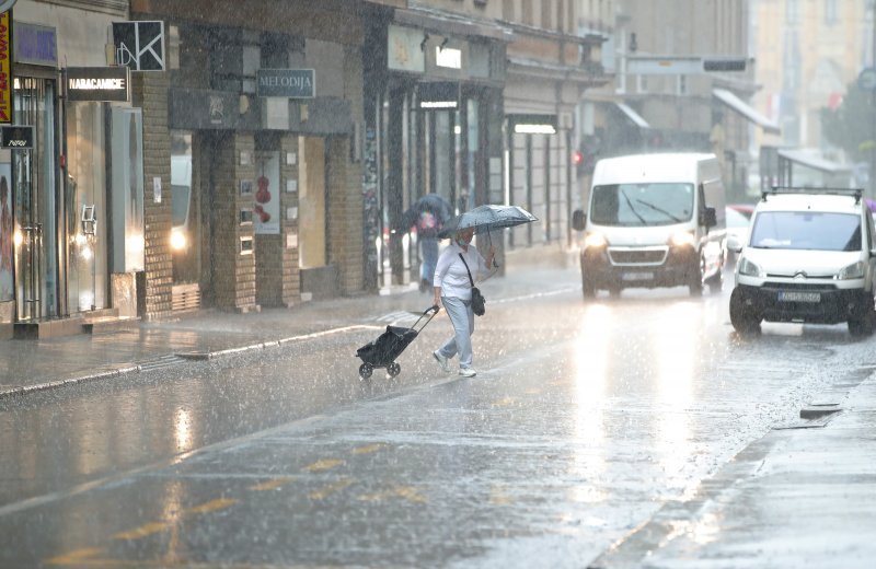 Promjena vremena s kišom stigla u Zagreb