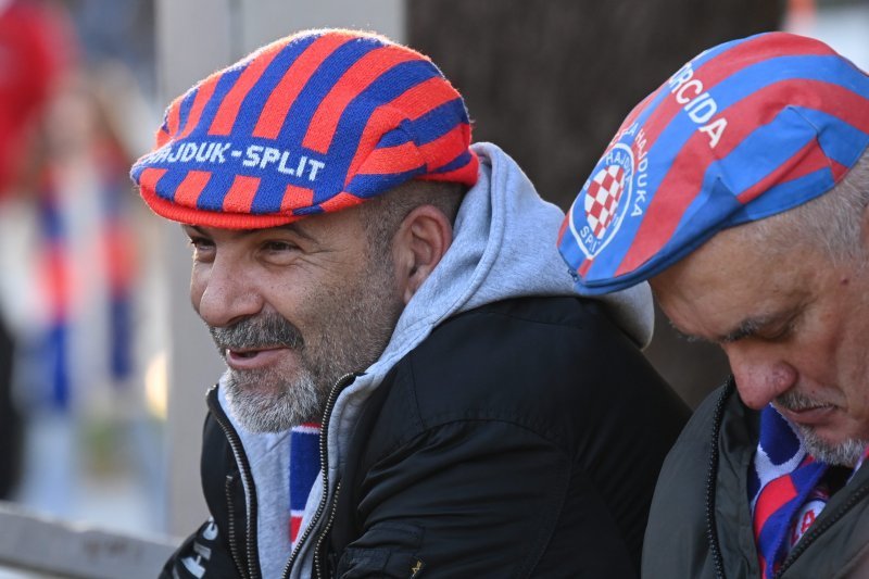 Navijači pred utakmicu Hajduk - Osijek