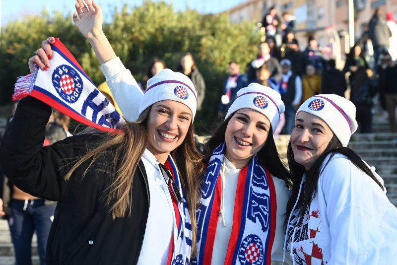 Navijači pred utakmicu Hajduk - Osijek