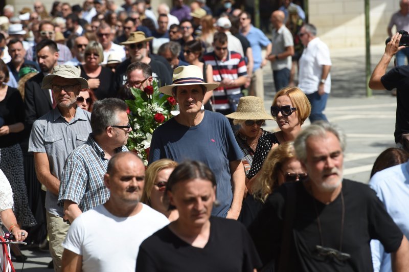 Posljednji ispraćaj Vladimira Matijanića na groblju Lovrinac