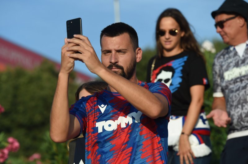 Navijači oko poljudskog stadiona uoči utakmice Hajduka i Villarreala