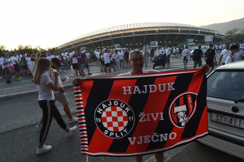 Navijači oko poljudskog stadiona uoči utakmice Hajduka i Villarreala