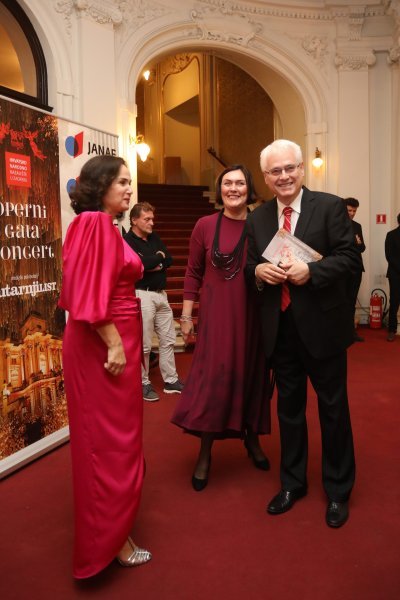 Iva Hraste Sočo, Ivo Josipović sa suprugom Tatjanom