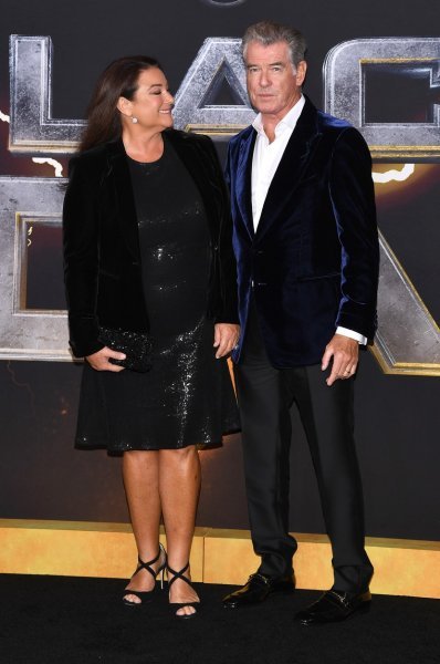 Pierce Brosnan i Keely Shaye Smith