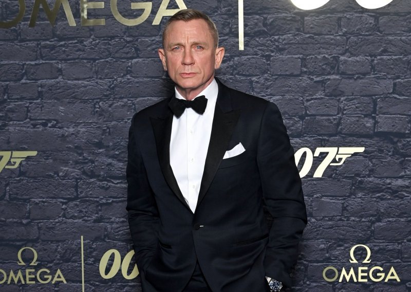 Daniel Craig